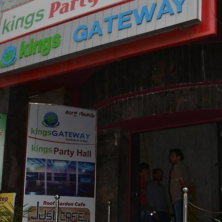 Hotel Kings Gateway Бангалор Экстерьер фото