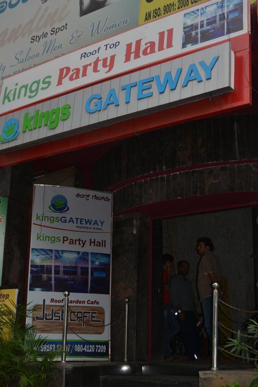 Hotel Kings Gateway Бангалор Экстерьер фото